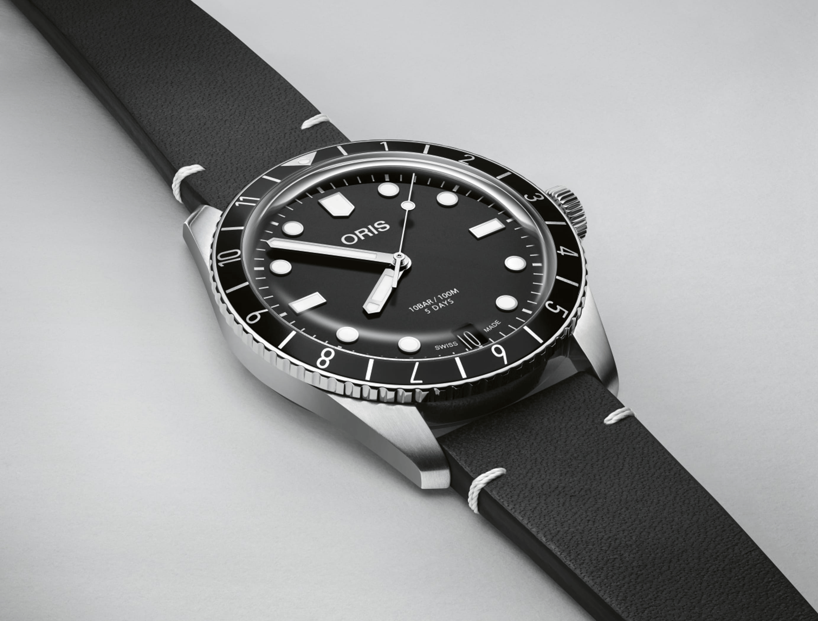 Oris Divers Sixty‑Five 12H Calibre 400 40mm Black Dial Men's Watch 01 400 7772 4054-07 5 20 82