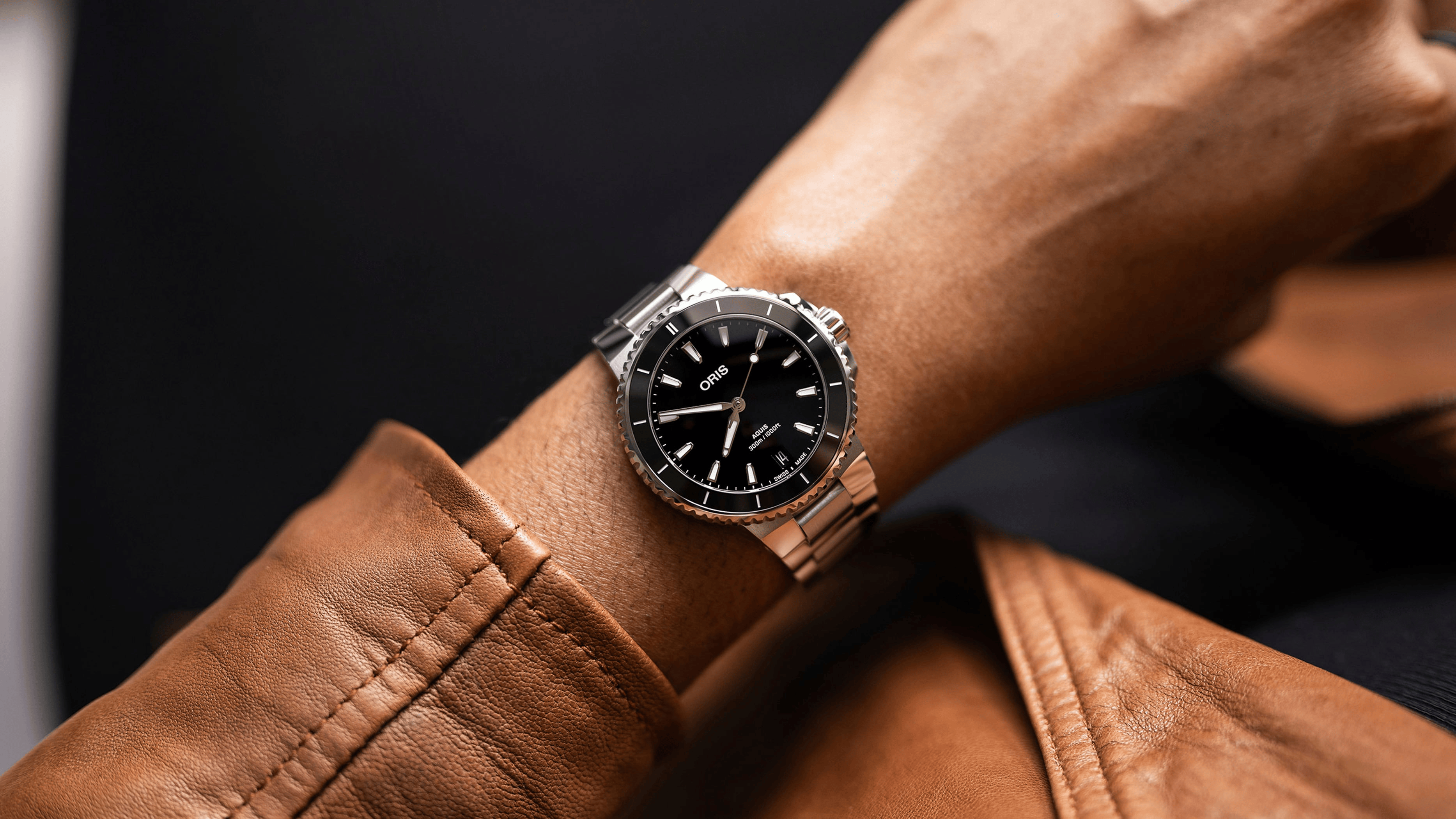 Oris Aquis Date 36.5mm Black Dial Women's Watch 01 733 7792 4154-07 8 19 05P