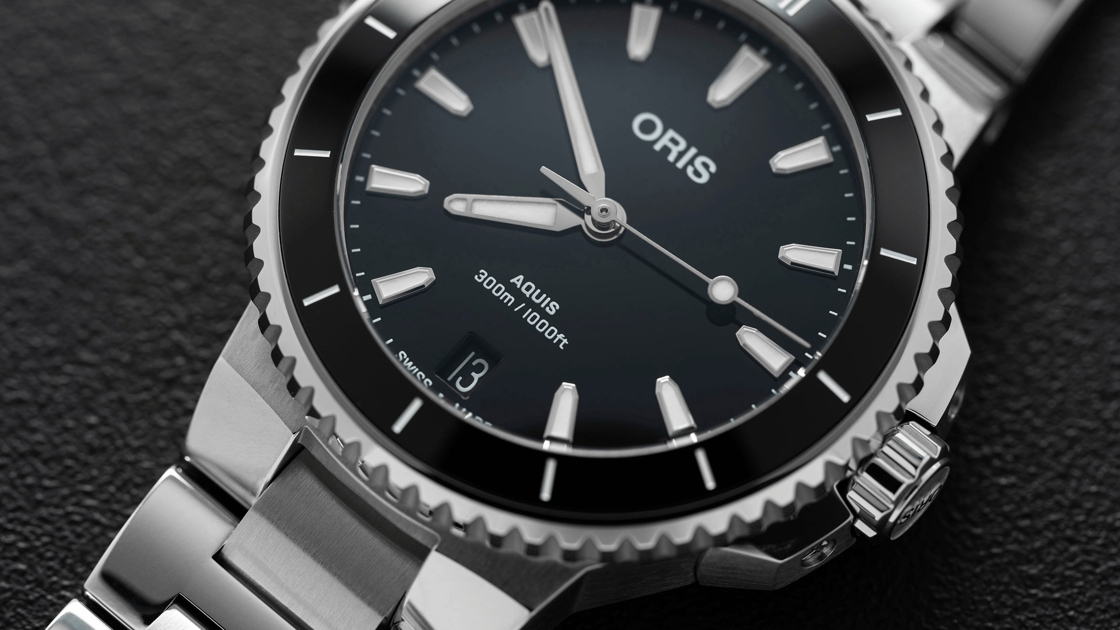 Oris Aquis Date 36.5mm Black Dial Women's Watch 01 733 7792 4154-07 8 19 05P