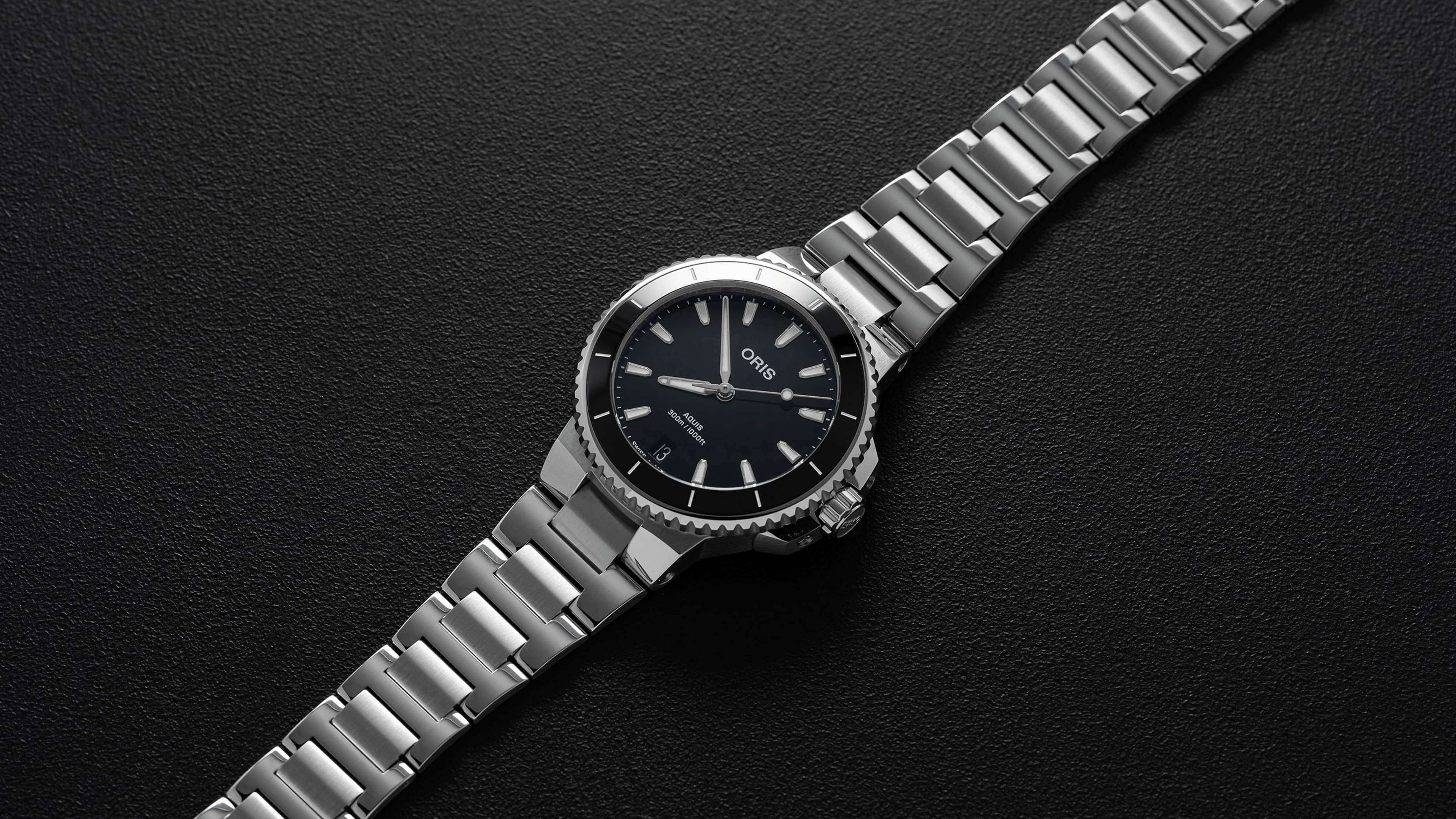 Oris Aquis Date 36.5mm Black Dial Women's Watch 01 733 7792 4154-07 8 19 05P