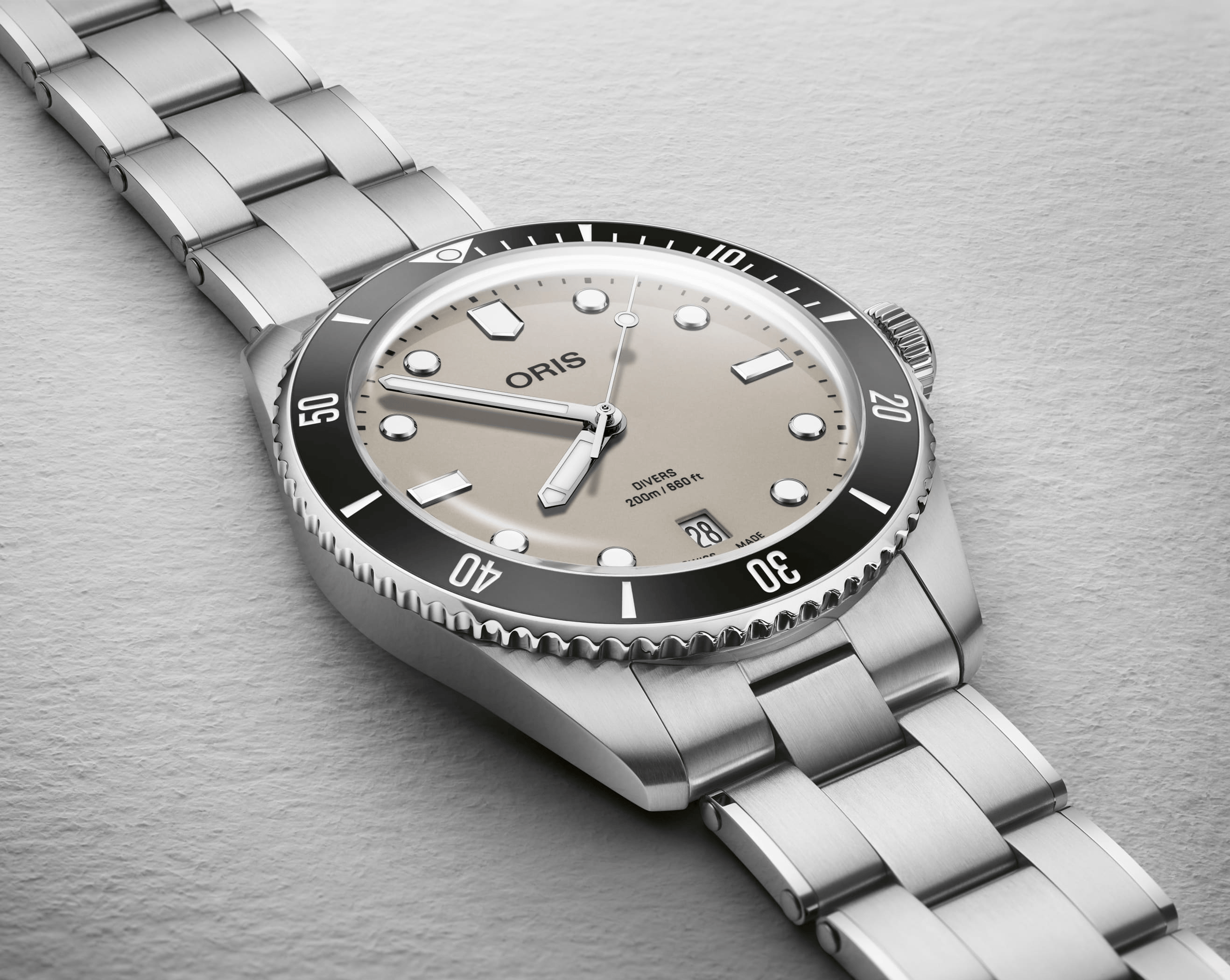 Oris Divers Date 39mm Beige Dial Men's Watch 01 733 7795 4051-Set