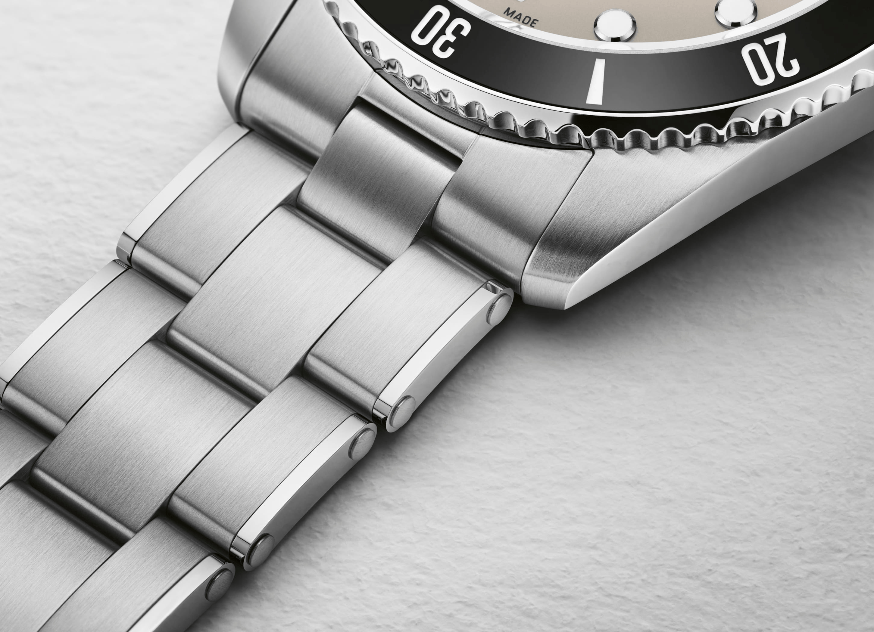 Oris Divers Date 39mm Beige Dial Men's Watch 01 733 7795 4051-Set