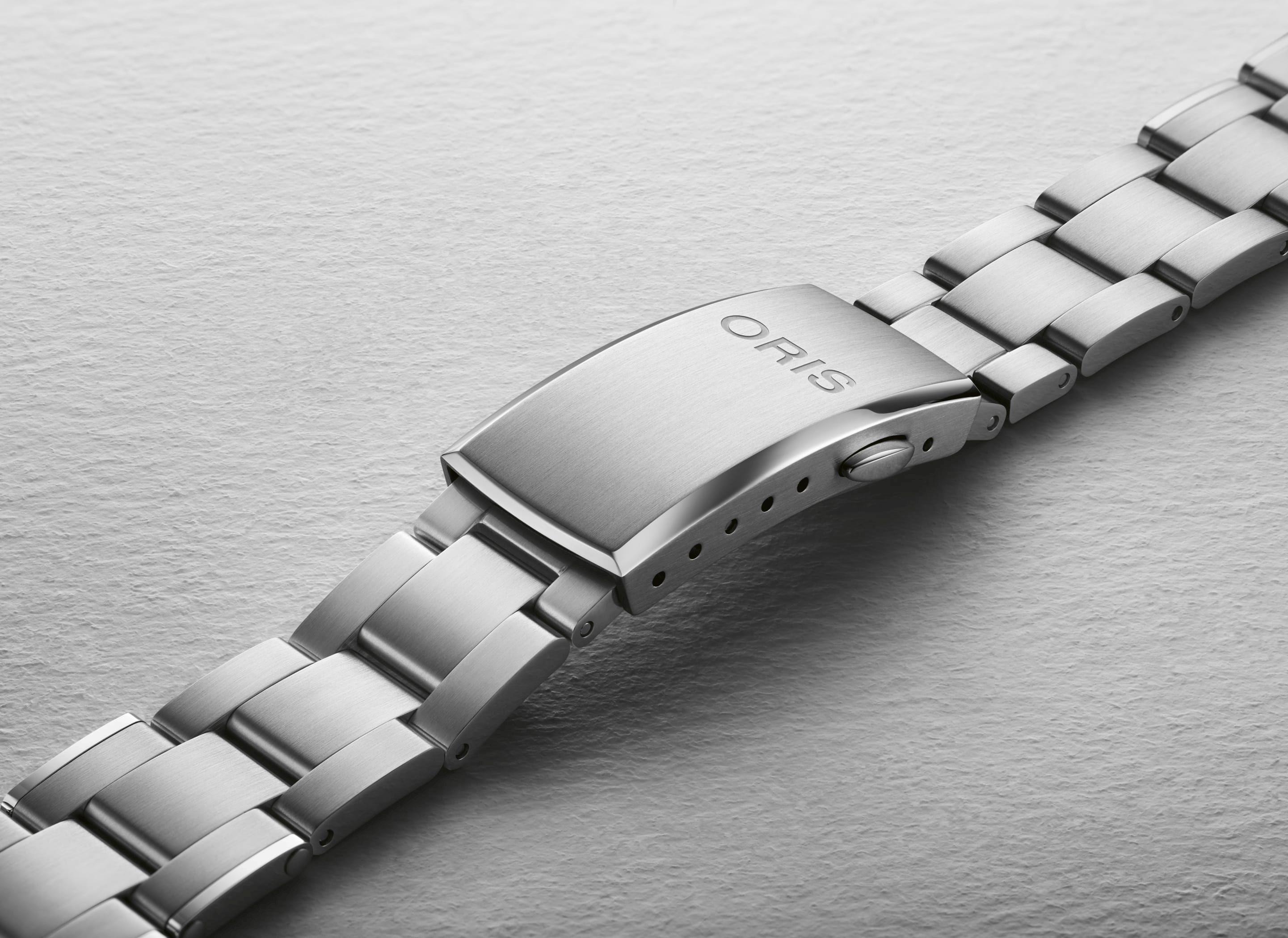 Oris Divers Date 39mm Black Dial Men's Watch 01 733 7795 4054-Set