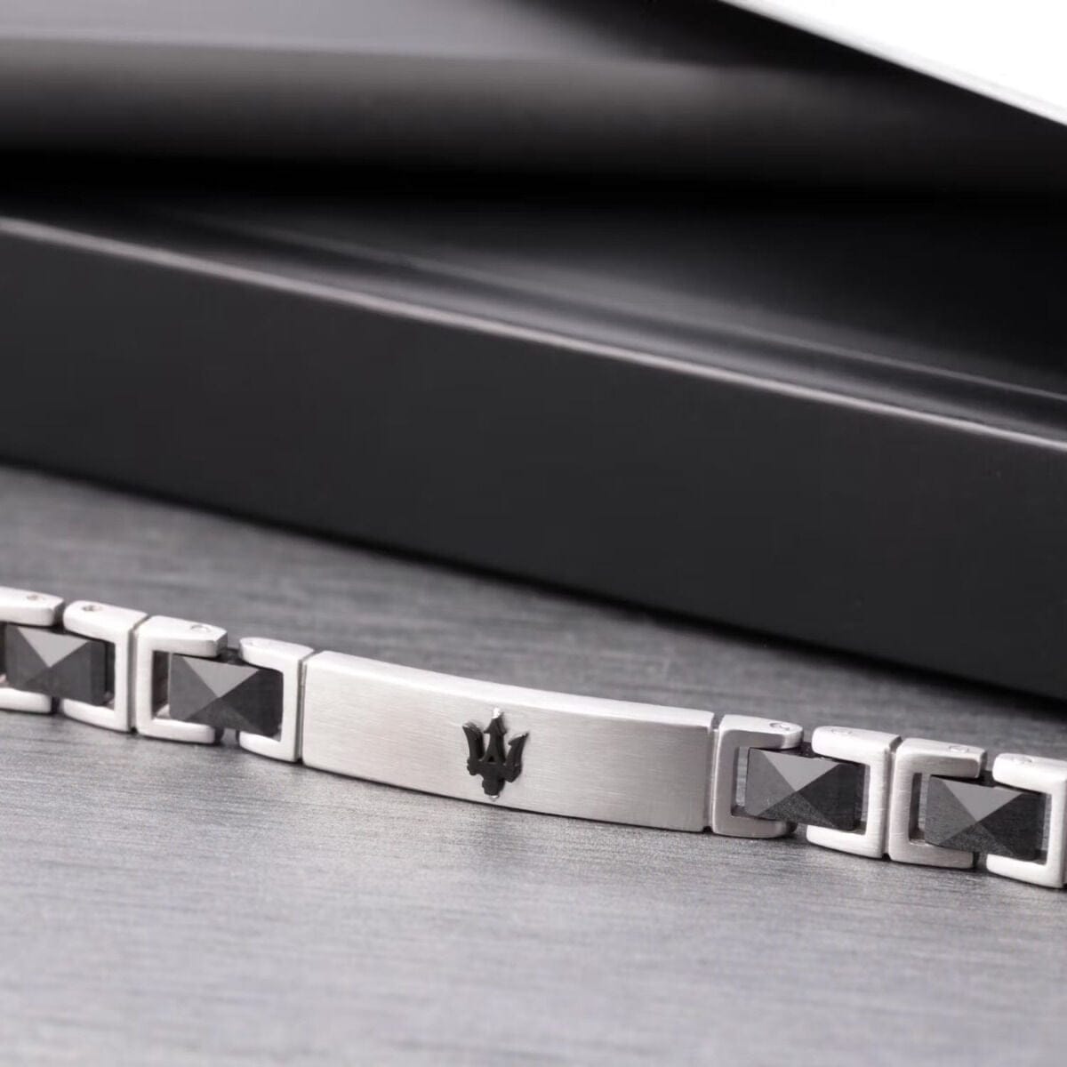 Maserati Ceramic Men's Ceramic Bracelet JM420ATI06