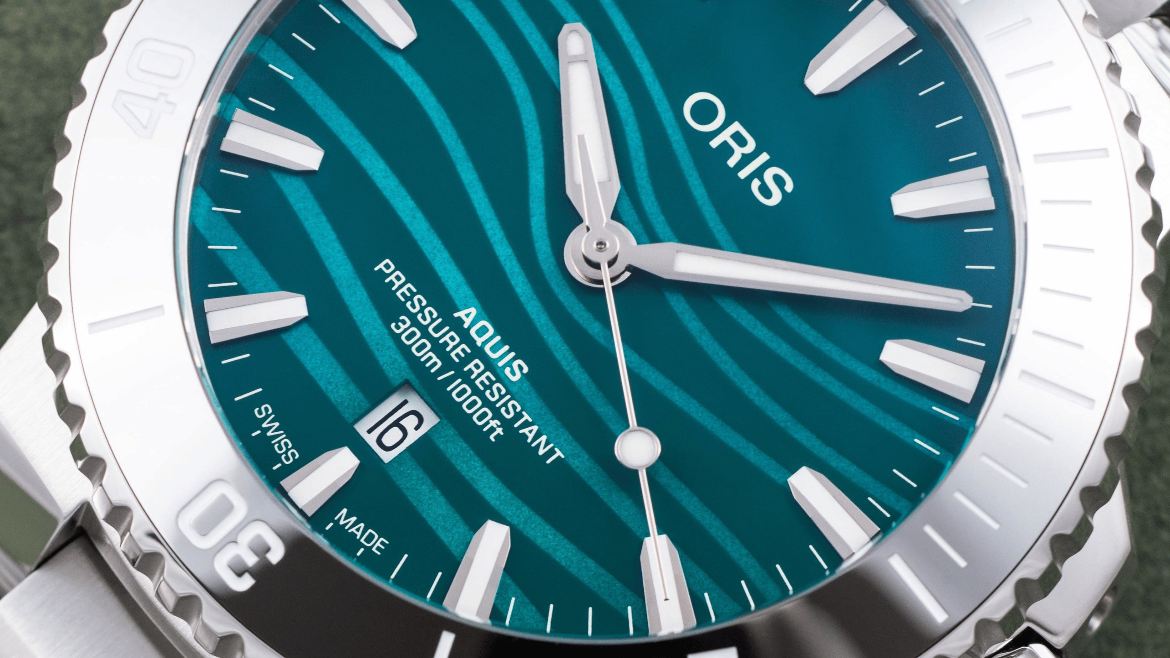 Oris Aquis Yangtze Jiangtun Limited Edition 43.5mm Green Dial Men's Watch 01 733 7789 4197-Set