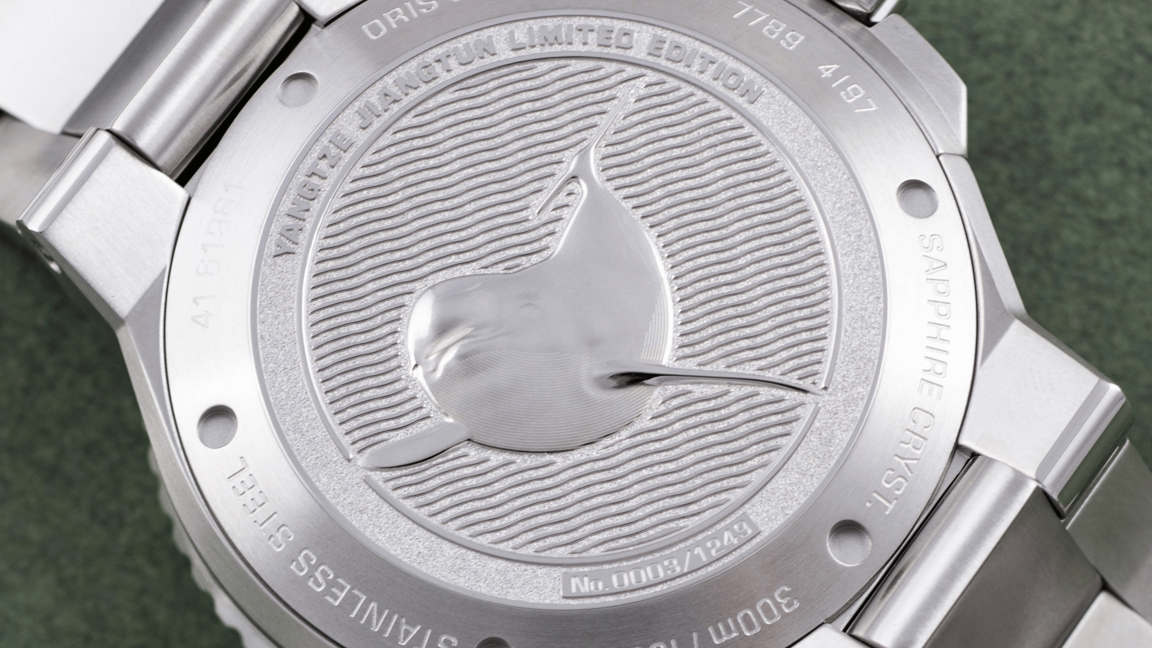 Oris Aquis Yangtze Jiangtun Limited Edition 43.5mm Green Dial Men's Watch 01 733 7789 4197-Set