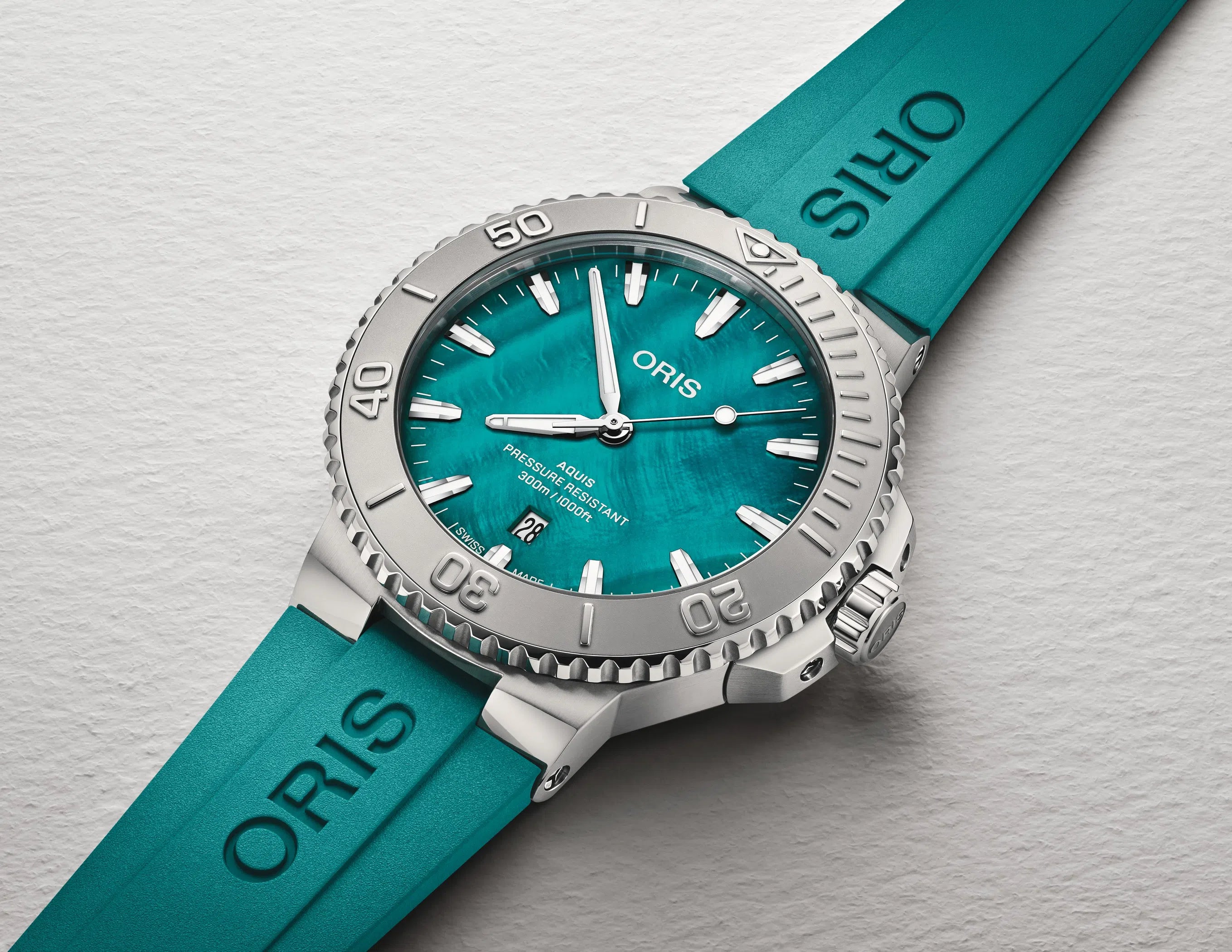 Oris Aquis New York Harbor Limited Edition II 43.5mm Green Dial Men's Watch 01 733 7789 4187-Set
