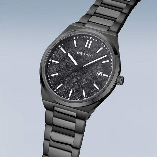 BERING Classic Brushed Black 39mm Black Öldruck Dial Men's Watch 17639-722