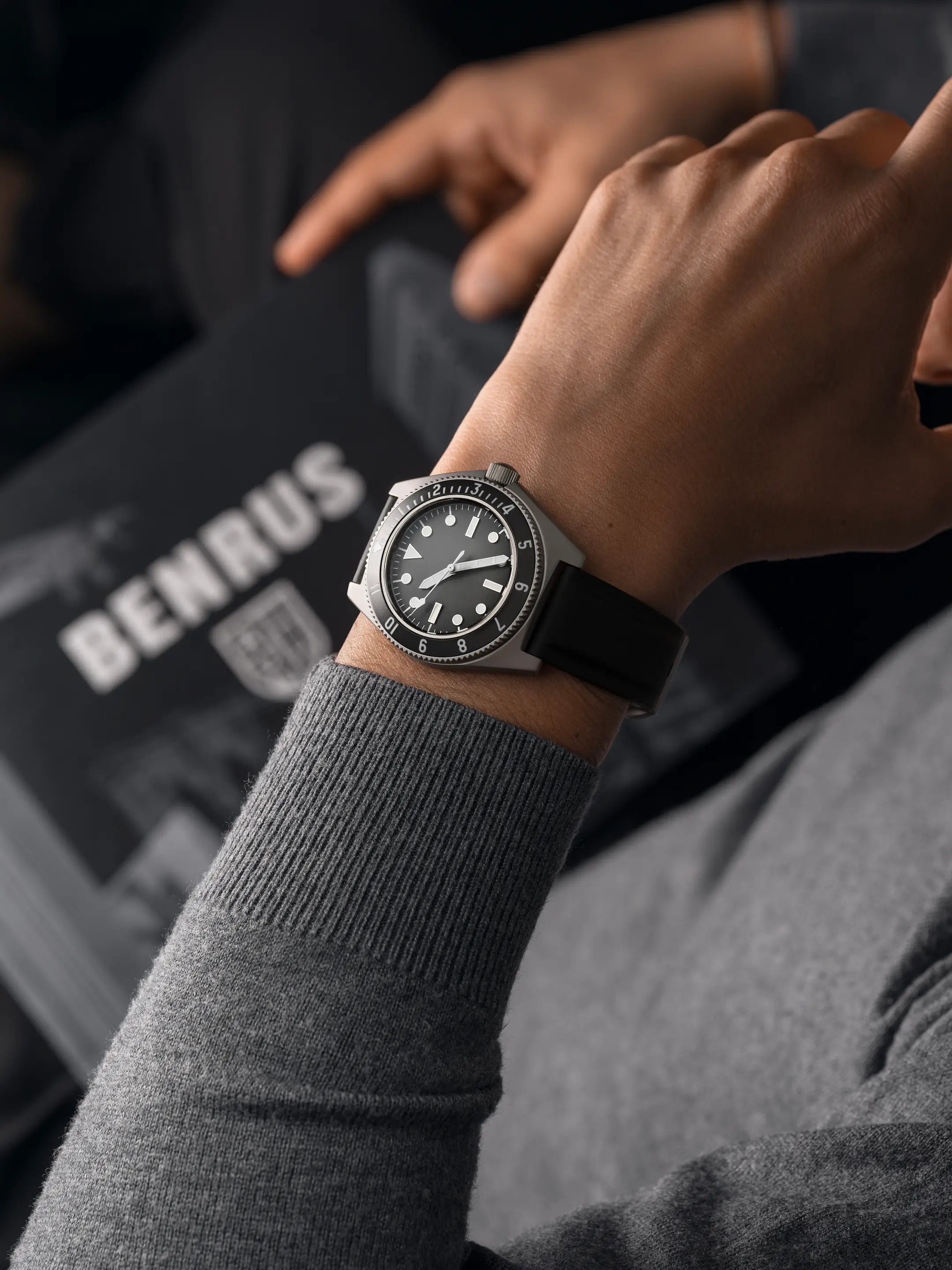 Benrus TYPE 1 MIL SPEC 39.5mm Black Dial Men's Watch T1MS-SS-B-395-01