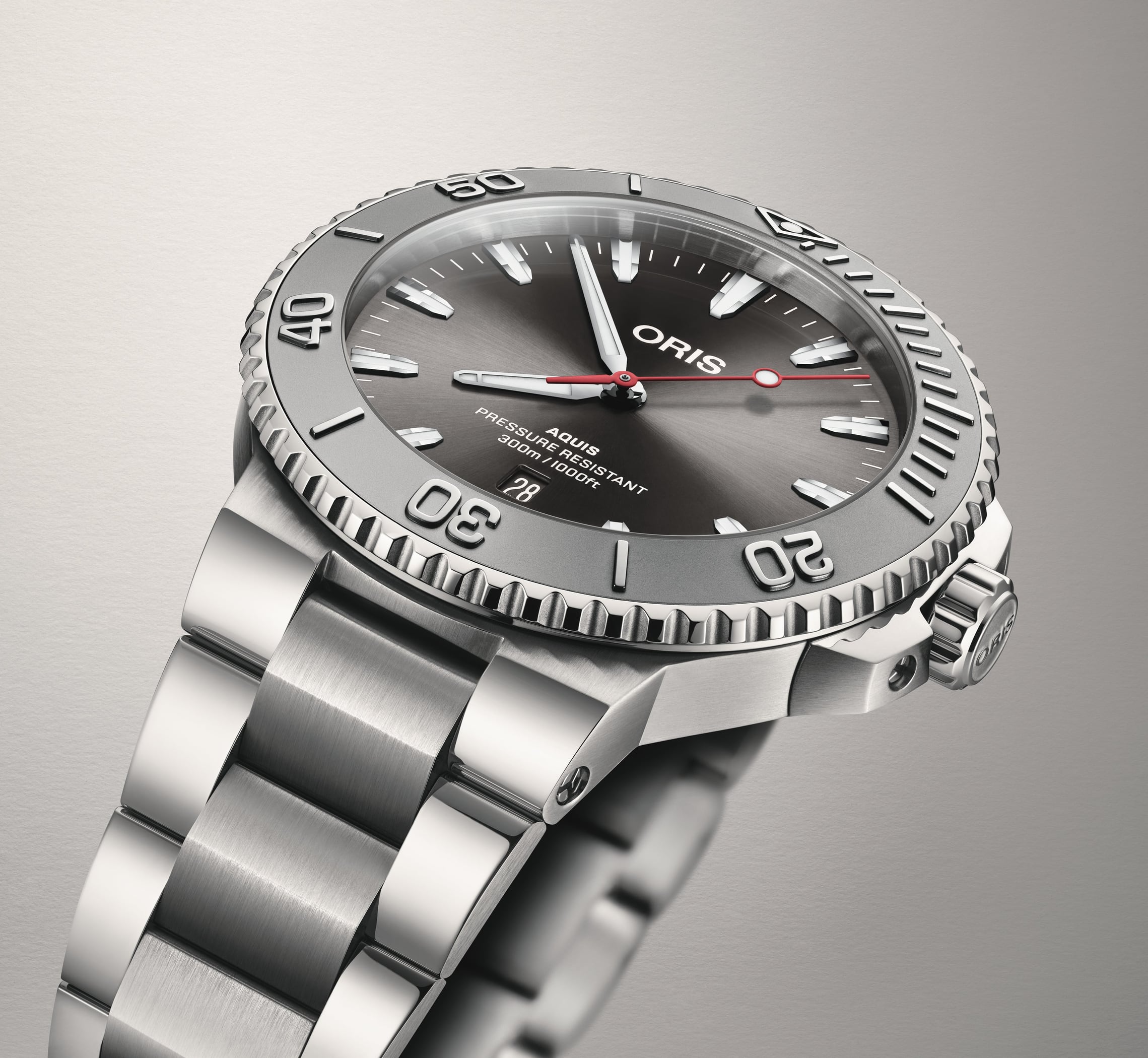 Oris Aquis Date Relief 43.5mm Grey Dial Men's Watch 01 733 7789 4153-07 8 23 04PEB