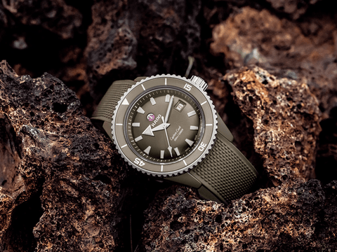 RADO Captain Cook Matte Olive High-Tech Ceramic Diver 43mm Rubber Strap Men's Watch R32130318